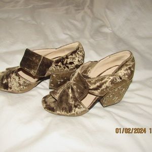Size 7 women’s shoes